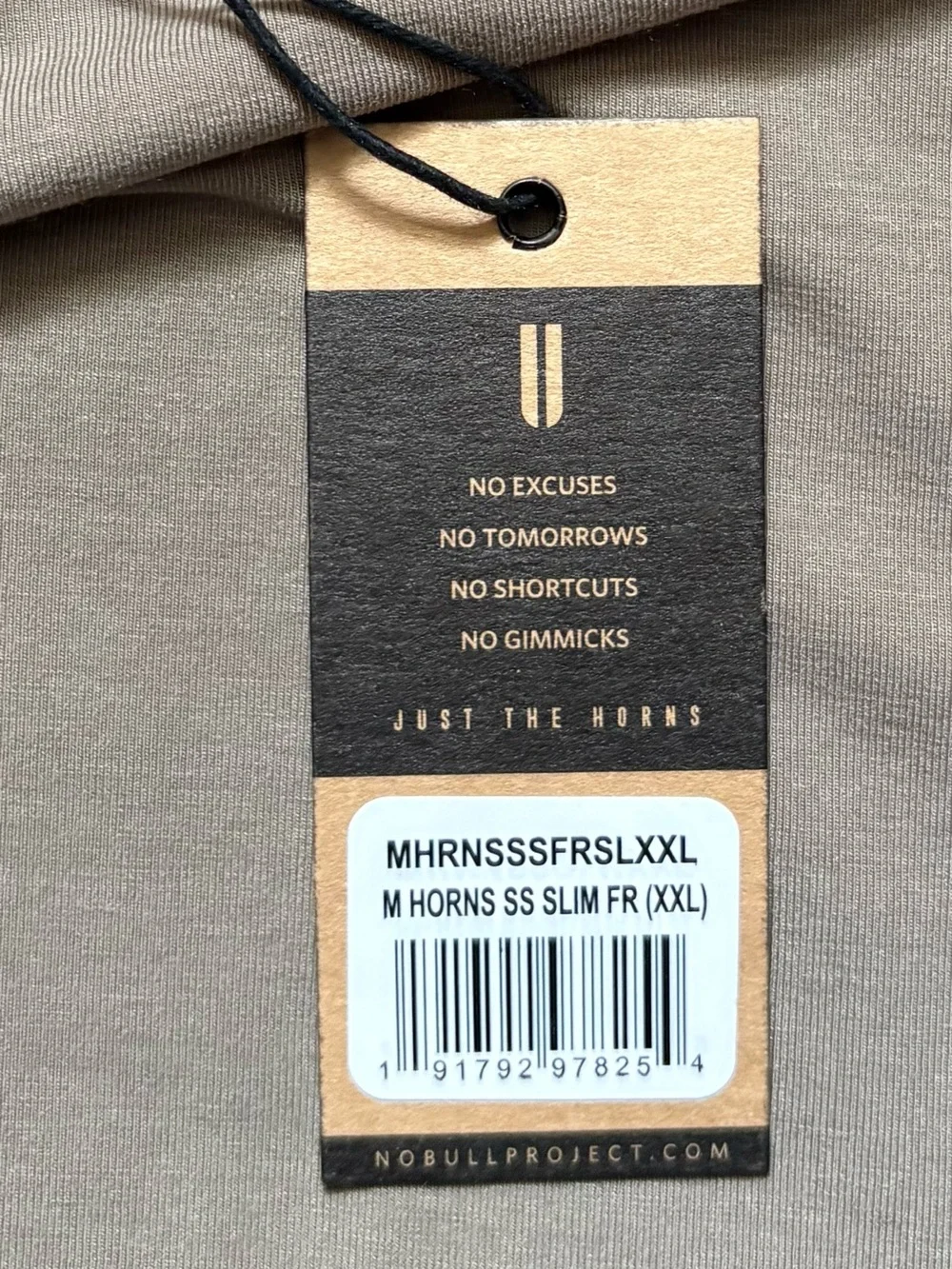 NOBULL HORNS Shirt Mens 2XL Performance Stretch Athletic Training Gym Slim “NWT”